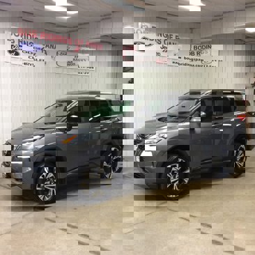 Used 2022 Nissan Rogue SV image 1
