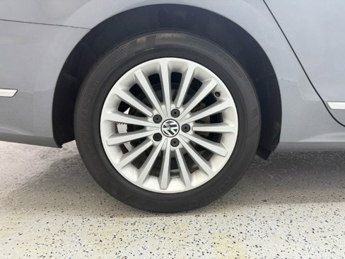 Used 2017 Volkswagen Passat 1.8T SE image 34