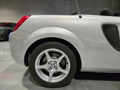 Used 2001 Toyota MR2 image 13