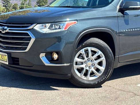 Used 2019 Chevrolet Traverse LT image 3