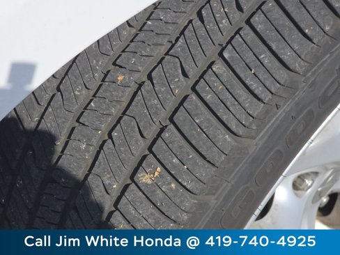 Used 2017 Chrysler Pacifica Touring-L w/ Tire & Wheel Group image 10