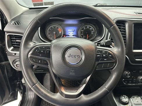Used 2022 Jeep Cherokee Trailhawk image 18