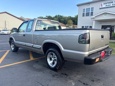 Used 2000 Chevrolet S10 Pickup LS w/ Preferred Equipment Group image 8