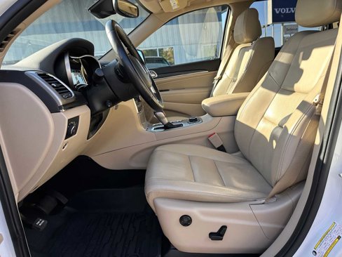 Used 2020 Jeep Grand Cherokee Limited w/ Luxury Group II image 19
