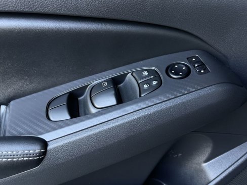 Used 2024 Nissan Altima 2.5 SV image 22