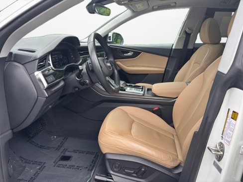 Certified 2023 Audi Q8 Premium w/ Convenience Package image 9