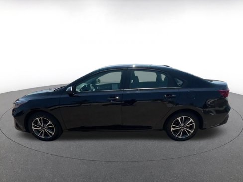 Used 2024 Kia Forte LXS image 9