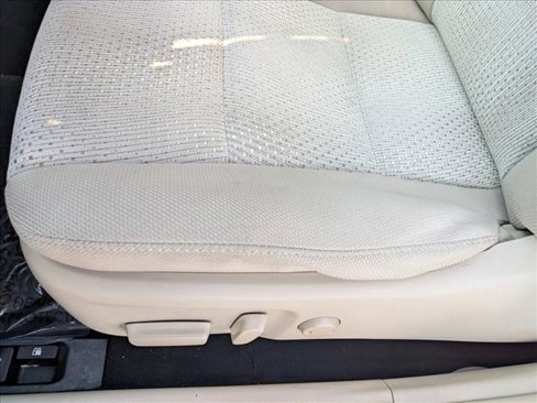 Used 2014 Toyota Camry LE image 19