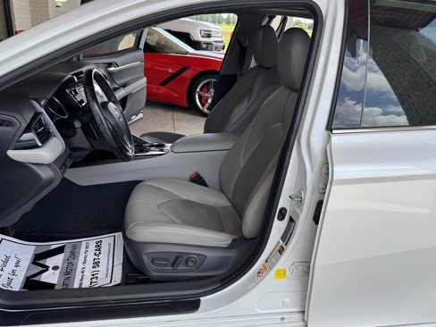 Used 2019 Toyota Camry XSE image 33