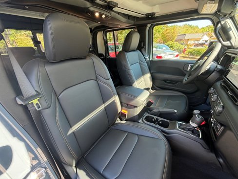 New 2025 Jeep Gladiator Sport image 16