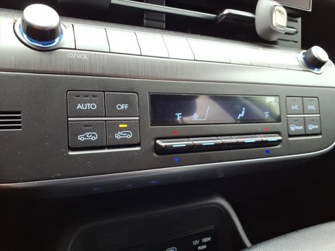 Used 2024 Hyundai Kona SEL image 16
