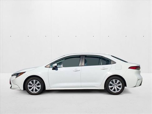 Used 2021 Toyota Corolla LE image 9