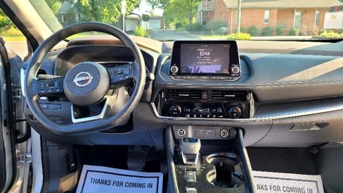 Used 2022 Nissan Rogue SV image 13