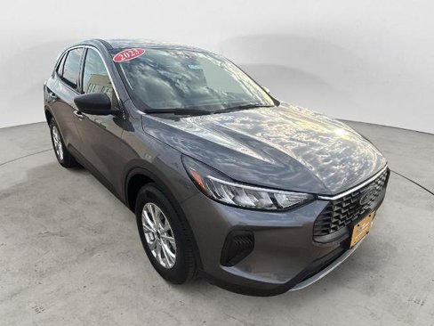 Certified 2023 Ford Escape Active image 3