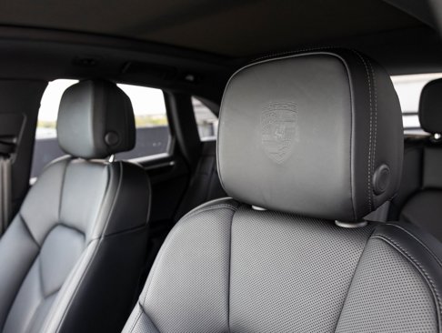 Used 2024 Porsche Macan image 23