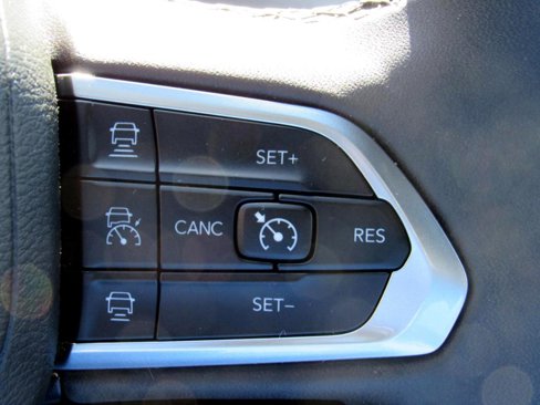 Used 2024 Jeep Compass Limited image 20