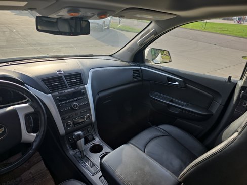 Used 2011 Chevrolet Traverse LT w/ LPO, 'HIT The Road' Package image 10