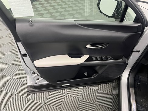Certified 2019 Lexus UX 200 image 10