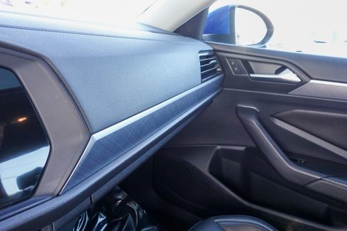 Used 2024 Volkswagen Jetta SE w/ Panoramic Sunroof Package image 23