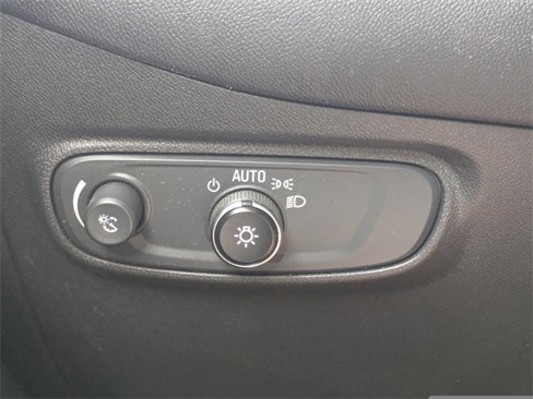 Used 2021 Chevrolet Equinox LT image 29