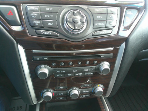 Used 2013 Nissan Pathfinder Platinum w/ Platinum Premium Pkg image 25
