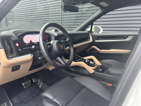 Certified 2024 Porsche Cayenne S image 10