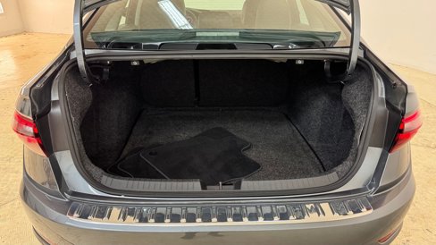Used 2020 Volkswagen Jetta SEL Premium image 35