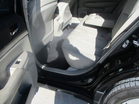 Used 2010 Subaru Outback 2.5i Premium image 8