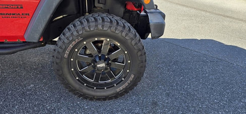 Used 2016 Jeep Wrangler Unlimited Sport w/ Connectivity Group image 11