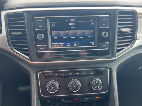 Used 2023 Volkswagen Atlas Cross Sport SE image 14
