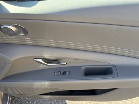 New 2025 Hyundai Elantra Sport image 18