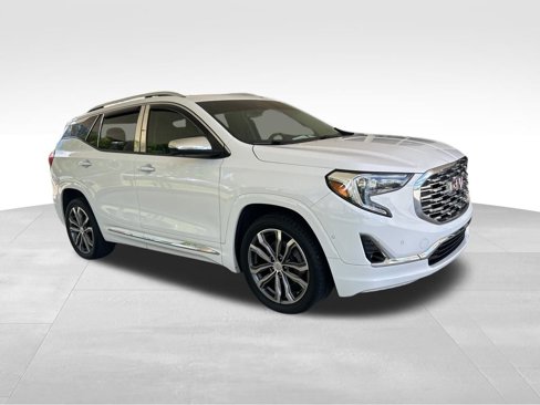 Used 2018 GMC Terrain Denali w/ Advanced Safety Package image 2