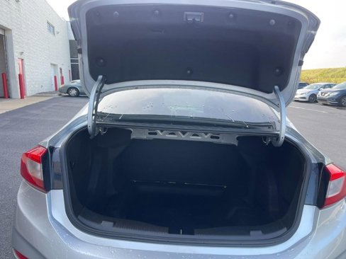 Used 2018 Chevrolet Cruze LS image 11