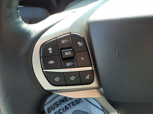 Used 2022 Ford Explorer XLT w/ Equipment Group 202A image 16