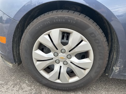 Used 2014 Chevrolet Cruze LS image 12