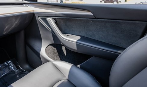 Used 2023 Tesla Model Y Long Range image 10