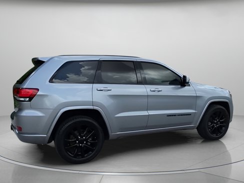 Used 2019 Jeep Grand Cherokee Altitude image 30
