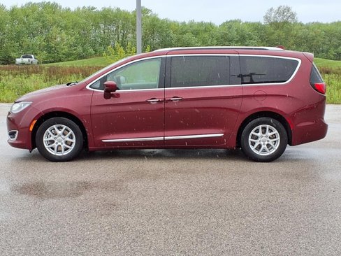Used 2020 Chrysler Pacifica Touring-L image 24