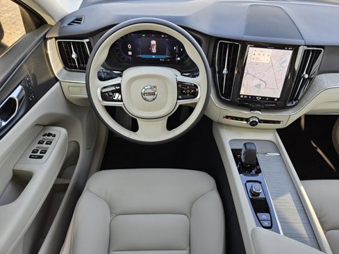 New 2025 Volvo XC60 B5 Plus w/ Protection Package Premier image 30
