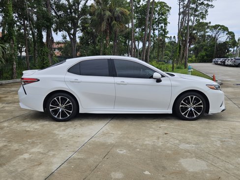 Used 2018 Toyota Camry SE image 8