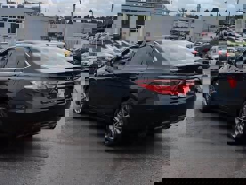 Used 2016 Toyota Camry SE image 5