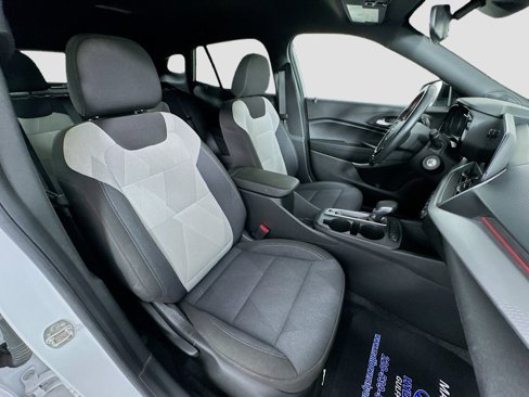 Used 2024 Chevrolet Trax RS image 27