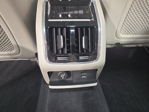 Used 2020 Volvo S90 T6 Inscription w/ Protection Package Premier image 21