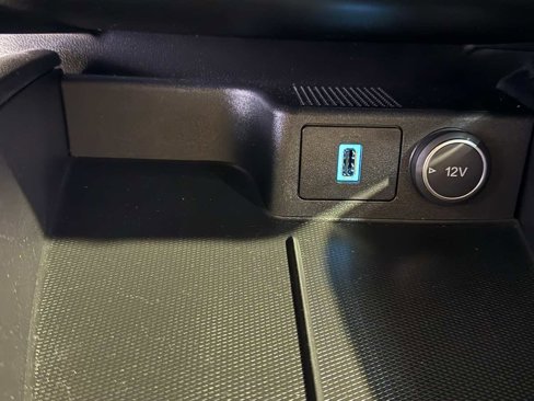 Used 2020 Ford Escape SE image 23