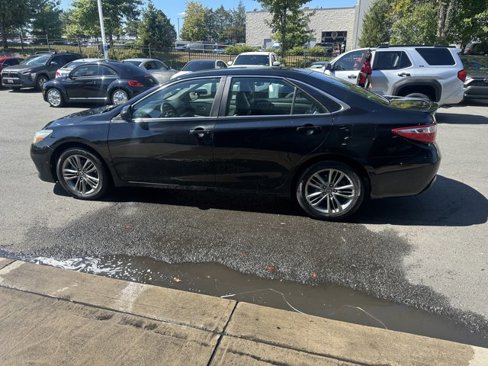 Used 2016 Toyota Camry SE image 8