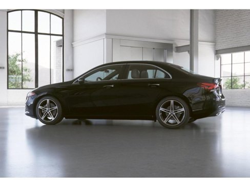 Certified 2022 Mercedes-Benz A 220 4MATIC image 32