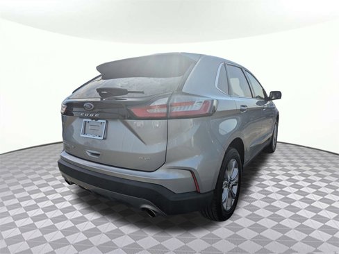 Used 2023 Ford Edge Titanium image 3