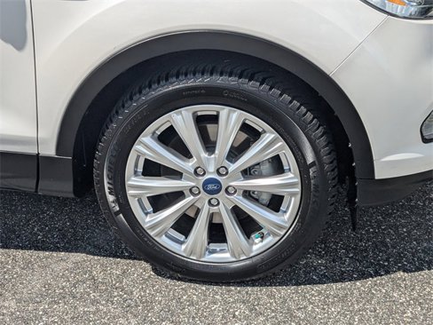 Used 2017 Ford Escape Titanium image 10