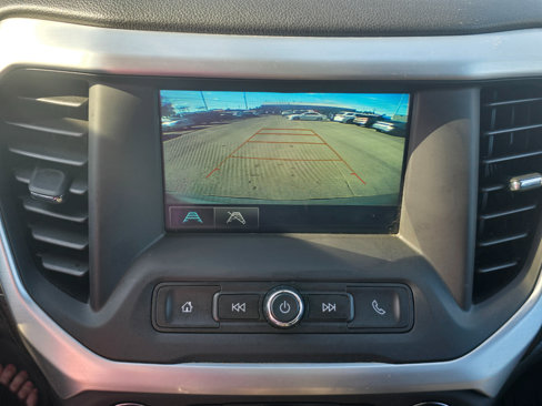 Used 2019 GMC Acadia SLE image 9