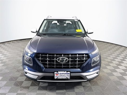 Used 2022 Hyundai Venue Limited image 7